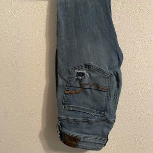 American eagle size 6 ripped skinny jeans